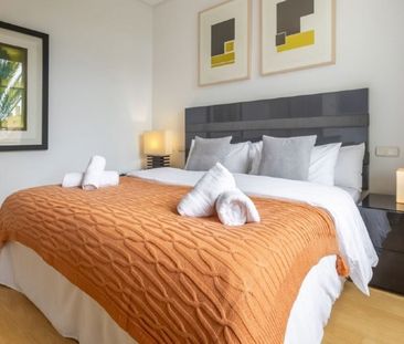 3 Bedroom Apartment For Rent in The Golden Mile, Málaga - Photo 1