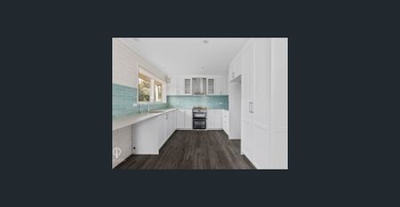 2 Bedroom Apartment - Walk to the Beach! - Photo 3