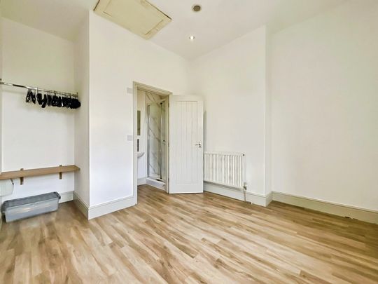 1 bedroom Apartment to let - Photo 1