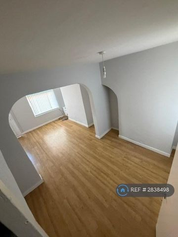 2 bedroom terraced house to rent - Photo 2