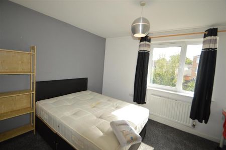 4 bedroom house to rent - Photo 3