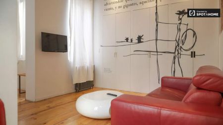 Chic 1-bedroom apartment with AC for rent near Metro in Madrid's historic city center - Foto 3