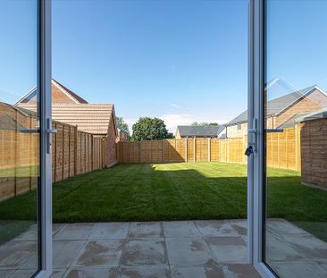 4 bedroom semi-detached house to rent - Photo 5