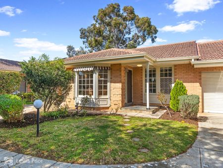 Immaculate Homette In Well Sought After Location - Photo 4