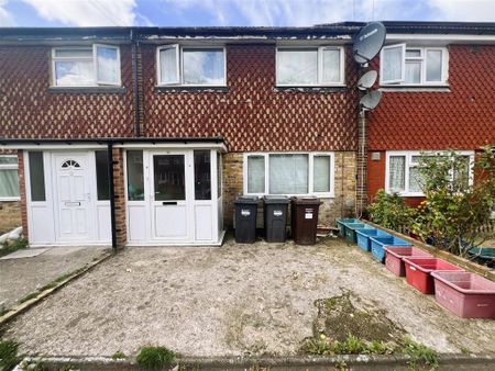 2 bedroom maisonette to rent - Photo 2