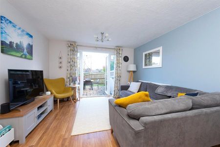 Picton Close, Camberley - 2 bedrooms Property for lettings - Seymours - Photo 3