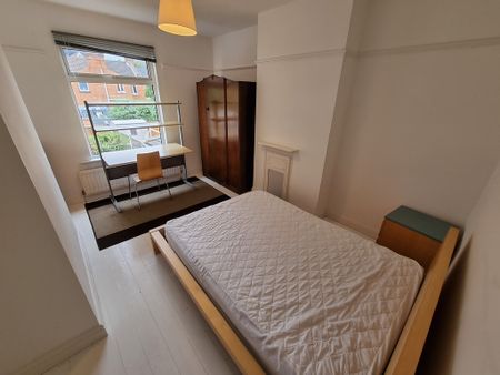 4 Bed Student Accommodation - Photo 4