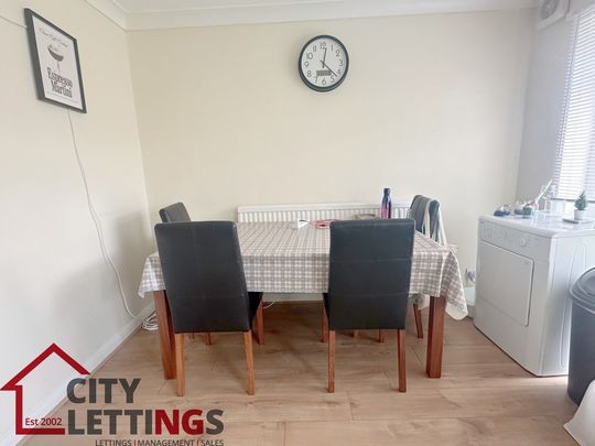 2 Bedroom Mid Terraced House - Photo 1