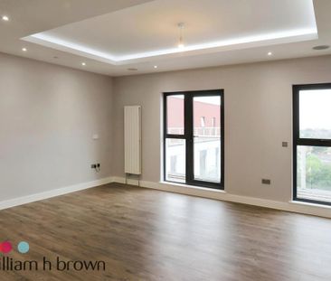 2 bedroom penthouse to rent - Photo 2