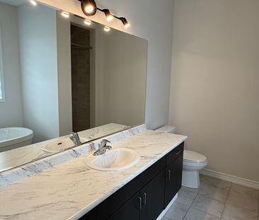 For Lease - 42 Faust Ridge, Vaughan, Ontario - Photo 2