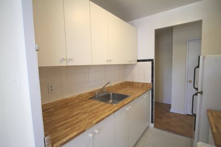 Lu Ray Apartments - Photo 2