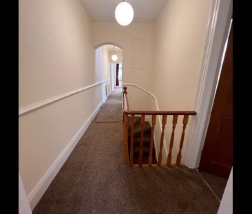 2 Bed Flat, Lowlands Road, HA1 - Photo 1