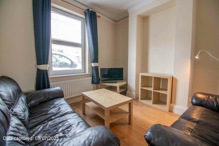 81 Eldon Street - Photo 2