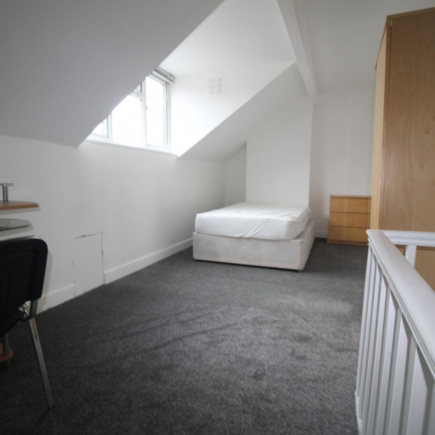 2 Bedroom Terraced House - Photo 1