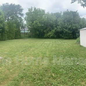 $1,995 / 3 br / 1 ba / Beautiful 3-Bedroom Upper Unit in Thorold! - Photo 1