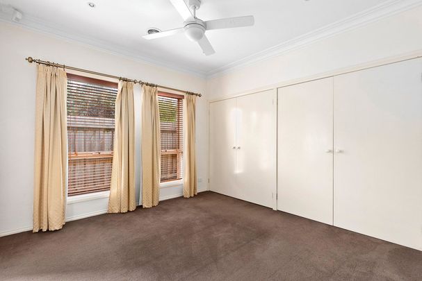 Charming 3 Bedroom Villa Unit - Photo 1
