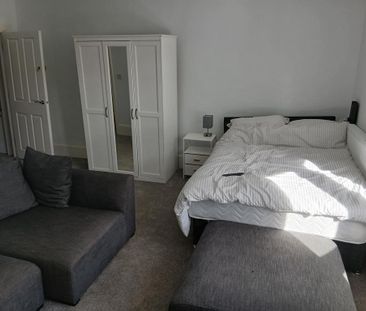 1 bedroom bedsit to rent - Photo 3