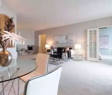 Admiral's Walk On The Lake Rare Condo! | 5250 Lakeshore Road, Burli... - Photo 1