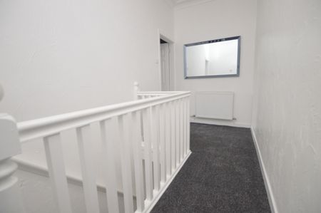 2 Bedroom Terraced House - Photo 2