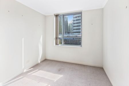 Regency Resort Style Living - Photo 4