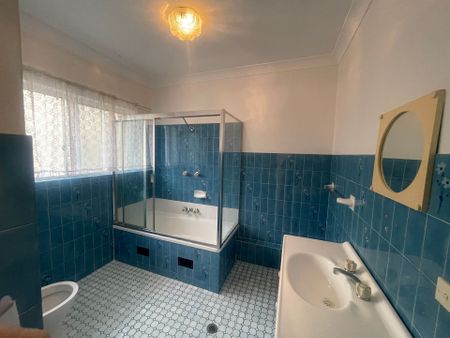 Spacious Two Bedroom Unit in Ryde - Photo 4