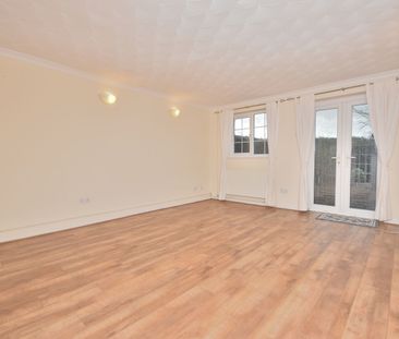 3 bedroom mid terraced house to rent, - Photo 5