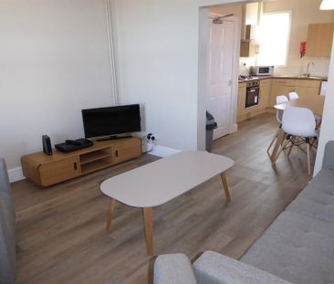 1 bedroom in a house share to rent - Photo 4