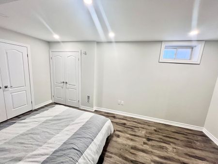 For Lease - 18 Fountain Court, Richmond Hill, Ontario - Photo 2
