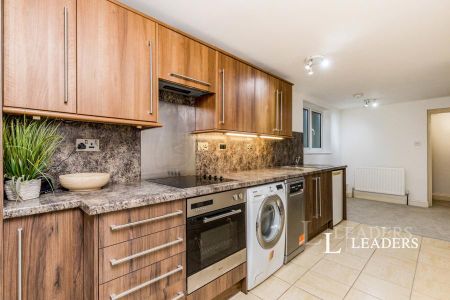 1 bedroom maisonette to rent New Street, Horsham, West Sussex, RH13 - Photo 5