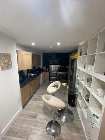 2 bedroom ground floor flat to rent - Photo 4