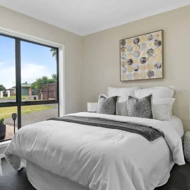 4 BEDROOM FAMILY HOME AVAILABLE NOW IN CLENDON PARK! - Photo 1