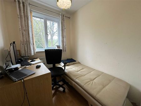 Maskell Way, Farnborough, Hampshire, GU14 - Photo 3