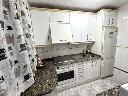 Piso en Benidorm, Centro-Tomas Ortuno, alquiler - Photo 5