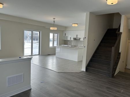 For Lease - 13 Norman Markle Street, Brant, Ontario - Photo 2