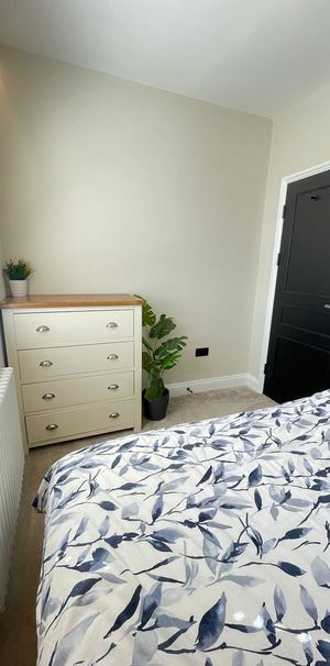 1 bedroom in a house share to rent - Photo 1