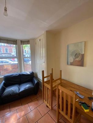 Great Location, 62a University Avenue, Queens Quarter, Belfast, BT7 1GY - Photo 1