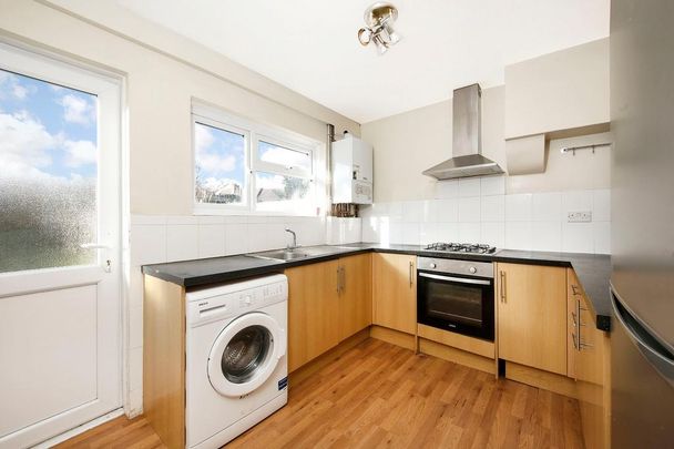 3 bedroom terraced house to rent - Photo 1