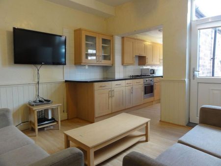 4 bedroom house to rent - Photo 2