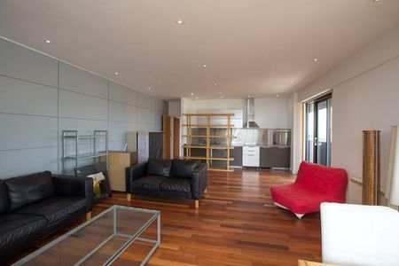 2 bedroom penthouse to rent - Photo 3