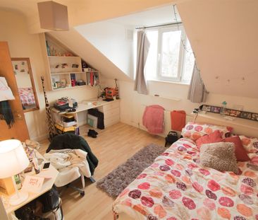 6 bedroom terraced house to rent - Photo 4