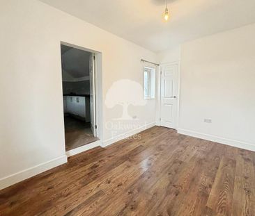 3 bedroom flat to rent - Photo 2