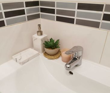 Individual room in central Madrid - Photo 5