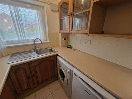 1 bedroom semi-detached house to rent - Photo 5