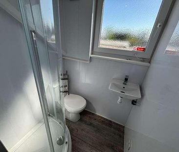 Station Road Gidea Park Romford, RM2 - Photo 5