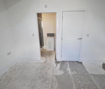 4 bedroom terraced house to rent - Photo 5