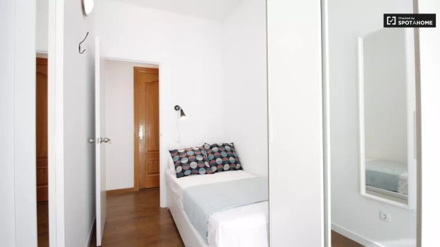 Spacious room with double bed for rent in Zona Universitaria - Foto 1