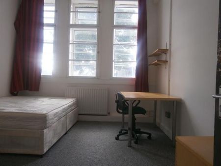7 bedroom house of multiple occupation to rent - Photo 4