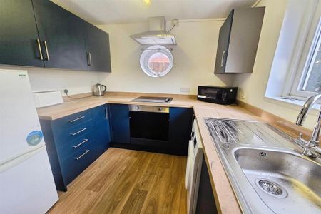 2 bedroom apartment to rent - Photo 5