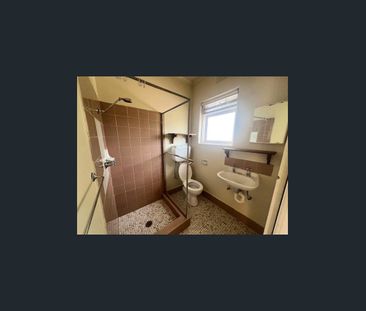 Charming 1-Bedroom Apartment - Photo 6