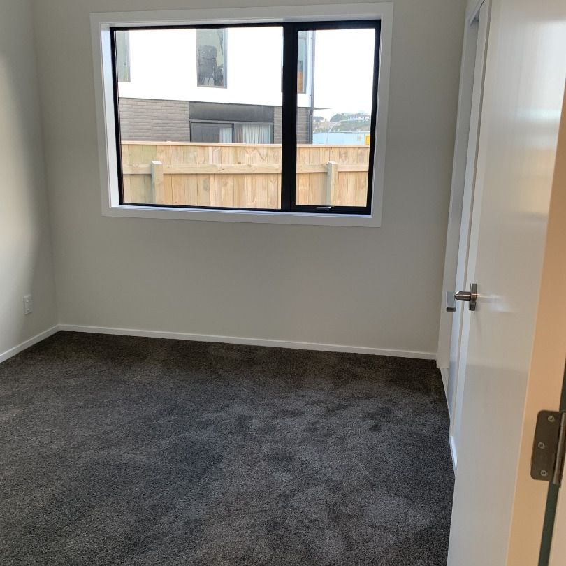 56A Hokioi Drive, Kenepuru - Photo 1